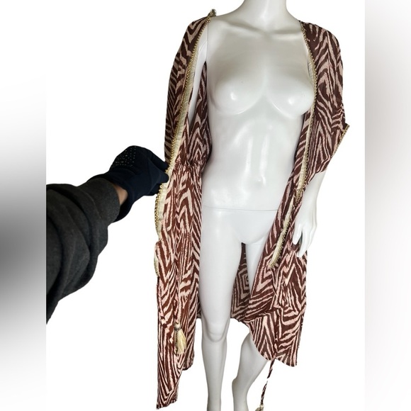 True Destination Challis Printed Long Beach Cover Up - Picture 7 of 14